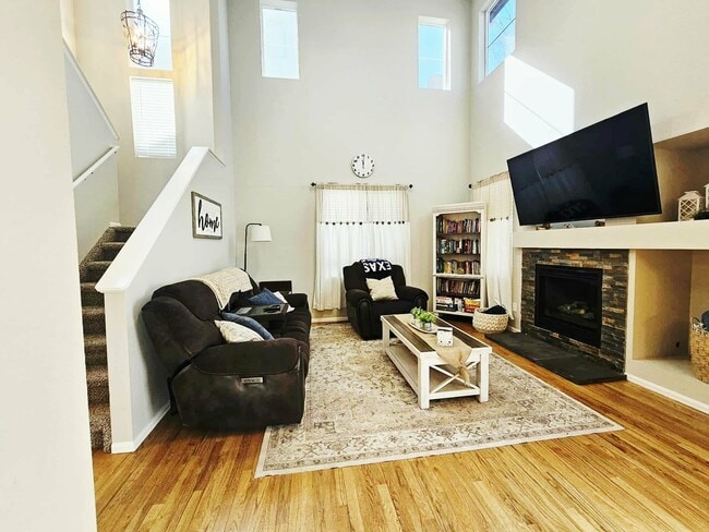 Building Photo - 6810 Shore View