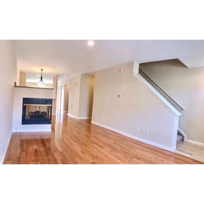 Foto del edificio - 3288 Newbury Pl