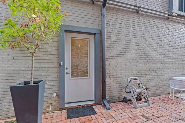 Foto del edificio - 412 Dauphin St