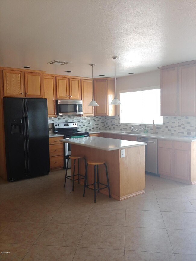 Foto del edificio - 568 W Caroline Ln