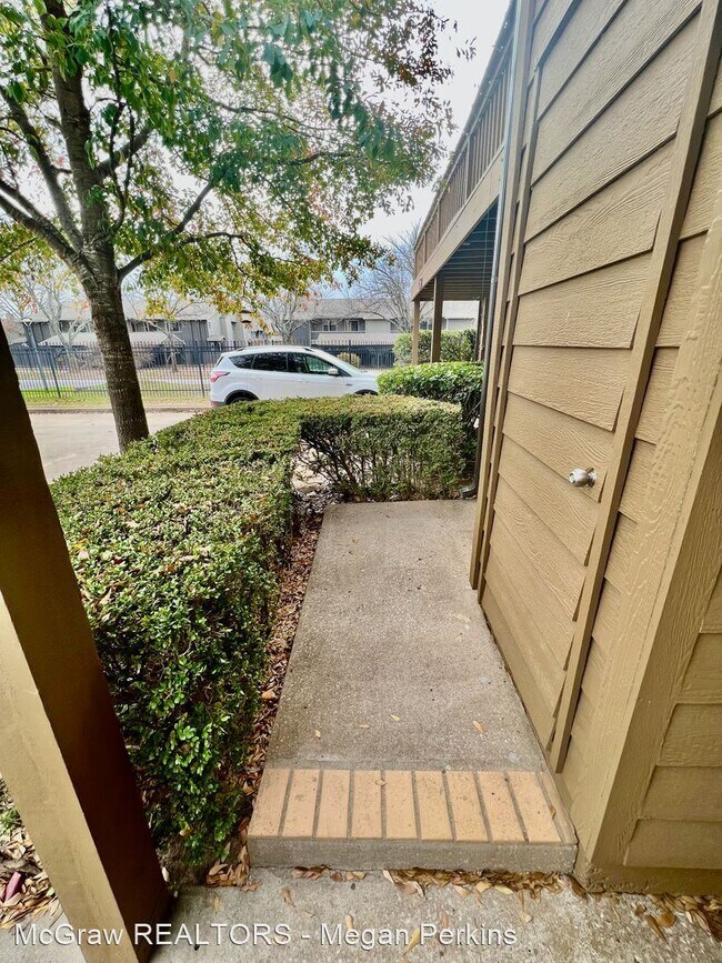Foto del edificio - 2 br, 2 bath House - 2803 E 90th St #12