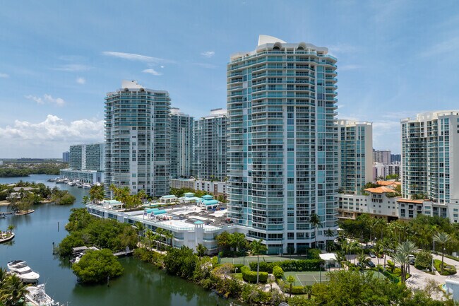 Building Photo - Oceania IV