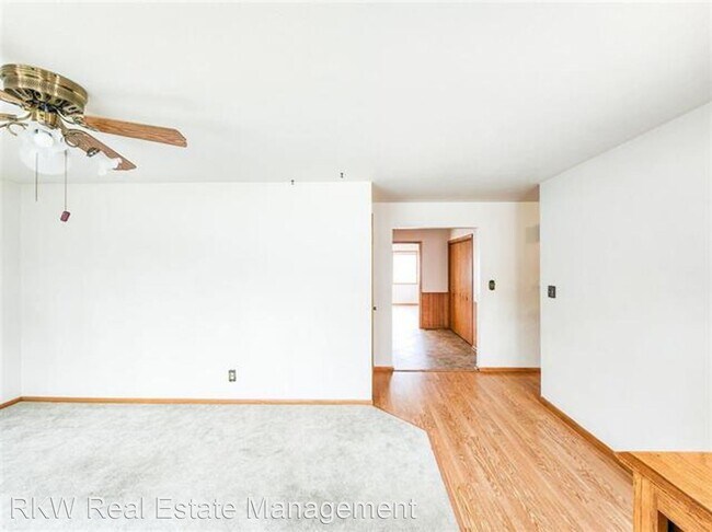 Building Photo - 3 br, 2 bath House - 811 N 10th St.