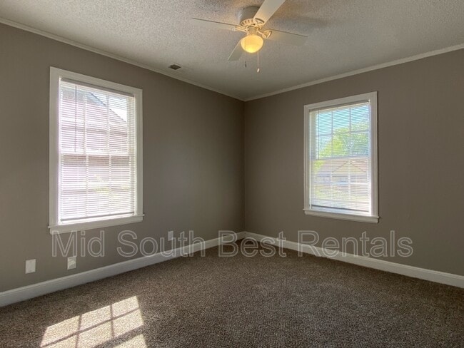 Building Photo - 78 E Fernwood Ave