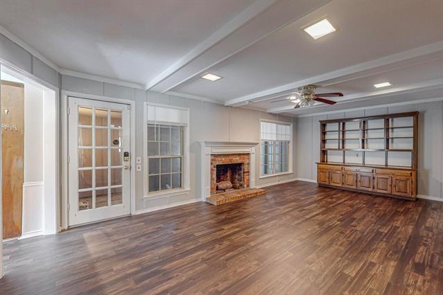 Foto del edificio - 3906 Larkin Ln