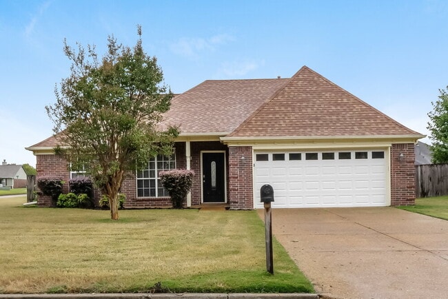 Building Photo - 130 Village Dr