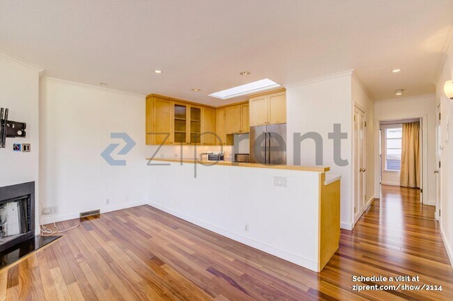 Building Photo - 66 Bernard St