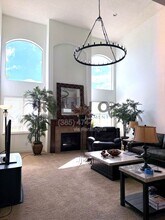 Building Photo - 2251 Pebblestone Ln W
