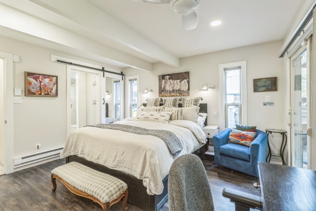 Building Photo - 989 Tahoe Blvd