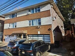 Building Photo - 714 Liberty Ave