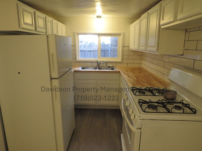 Foto del edificio - Updated Cottage Centrally Located Near The...