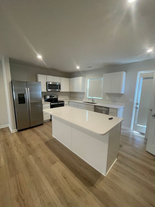 Foto del edificio - You’ve Got to See This Rental!