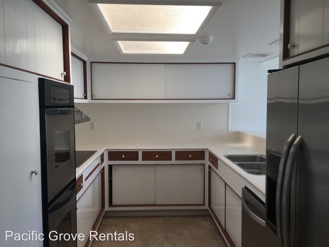 Building Photo - 4 br, 3 bath House - 2 Cielo Vista Dr.