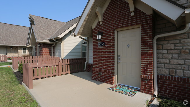 Patio - 2HAB, 1BA - 1,000 ft² - Avondale Senior Village