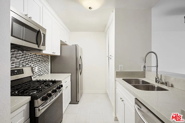 Foto del edificio - 909 Croft Ave