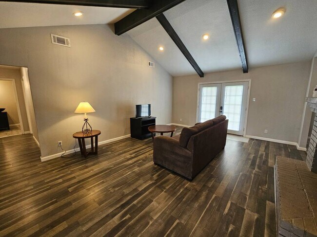 Foto del edificio - 5840 Oleander St