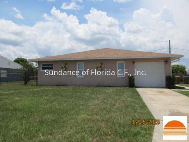 Building Photo - Fenced Yard   Osceola County
