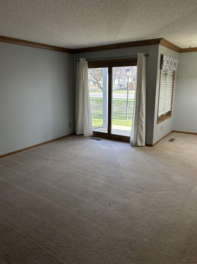 Building Photo - 3590 Blue Jay Way