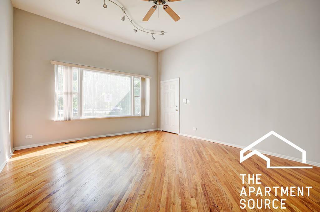Foto principal - 2536 W Logan Blvd