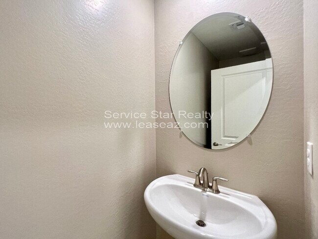 Foto del edificio - 3932 S 81st Glen