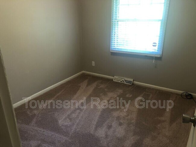 Building Photo - 4601 Somerdale Ln