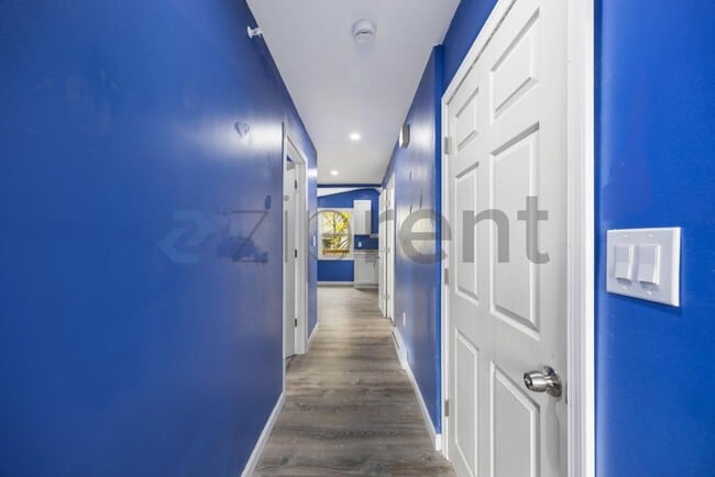 Building Photo - Unit 3
