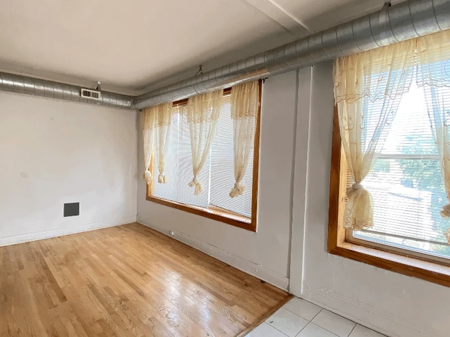 Foto del edificio - 3429 W Hirsch St