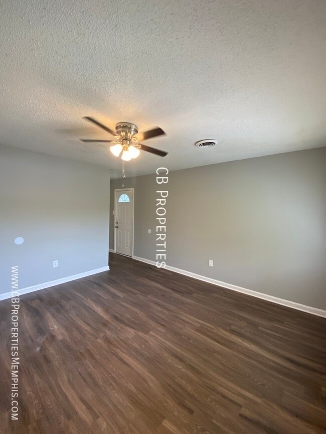 Building Photo - 2nd month of rent FREE!!!!!