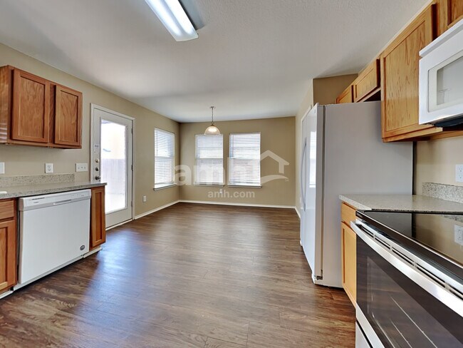 Foto del edificio - 729 Redwing Dr