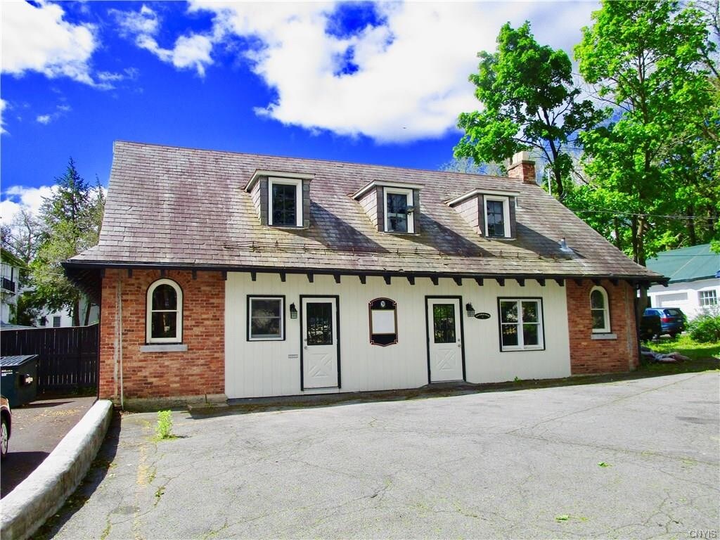 Primary Photo - 39 William St