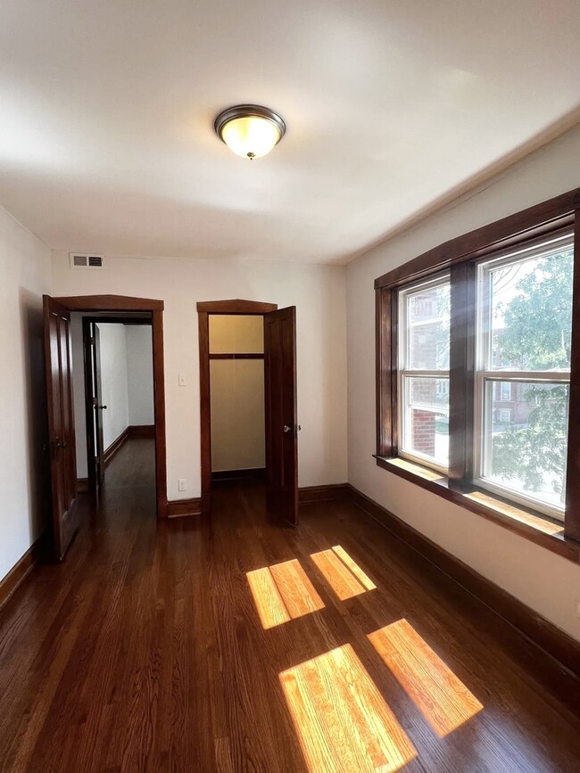 Building Photo - 4156 W Belden Ave