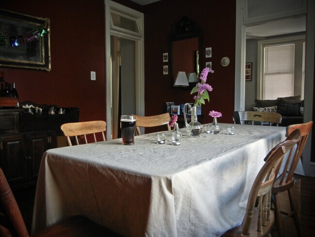 Foto del edificio - 318 Forest Ave