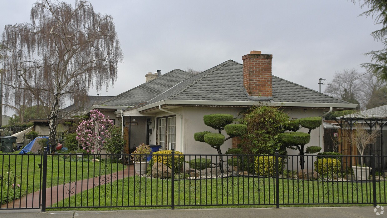 Primary Photo - 13127 Aurora Dr