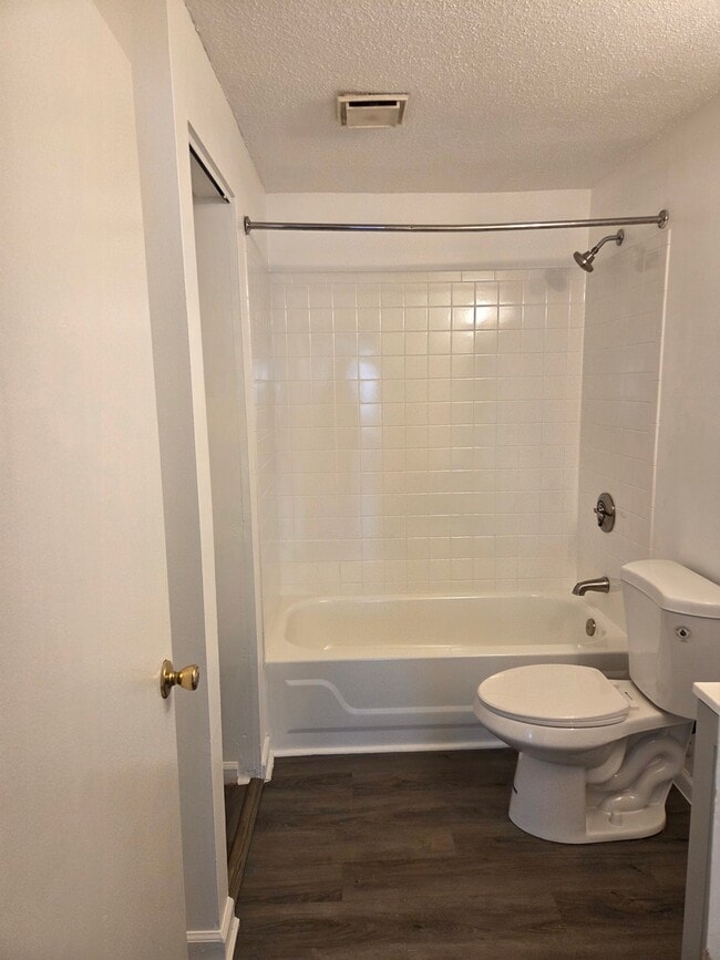 Photo - 10 Longworth Ave Apartment
