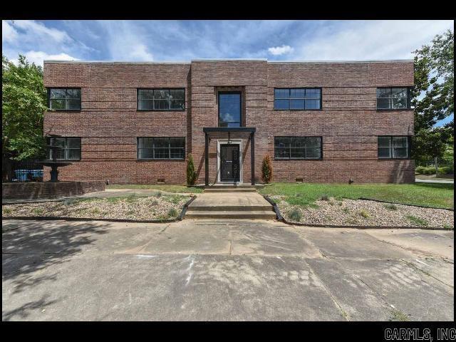 Foto principal - 1520 Broadway St