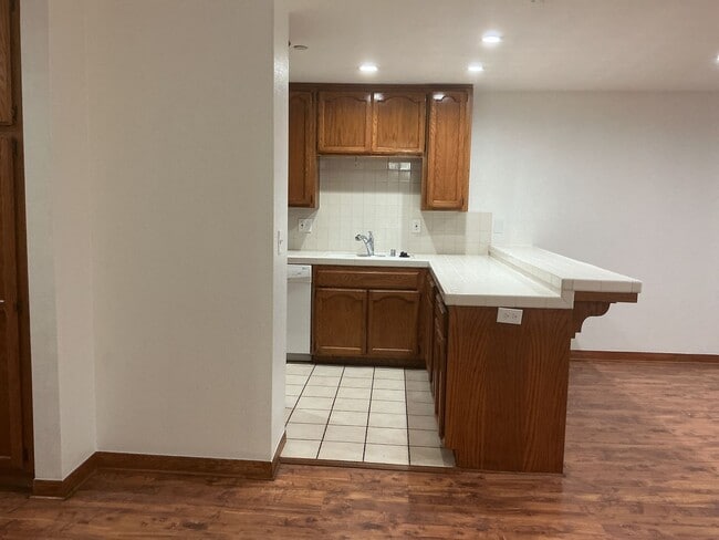 Photo - Los Caballeros #325 Apartment