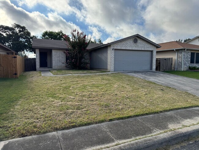 Photo - Spacious 3-Bedroom Home Near Randolph AFB ...