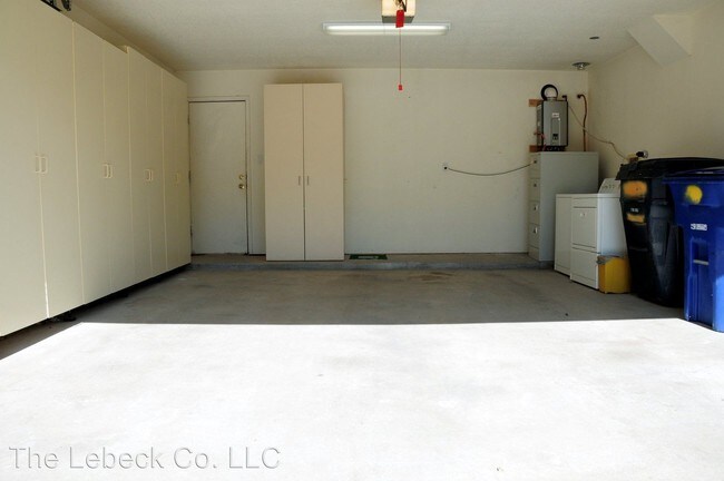 Building Photo - 2452 Plaza Vizcaya NW