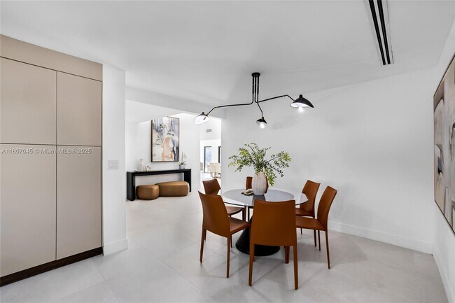 Foto del edificio - 210 NE 107th St