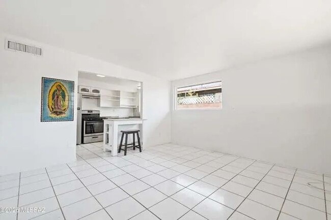 Foto del edificio - MICHELLE LEE FOLEY