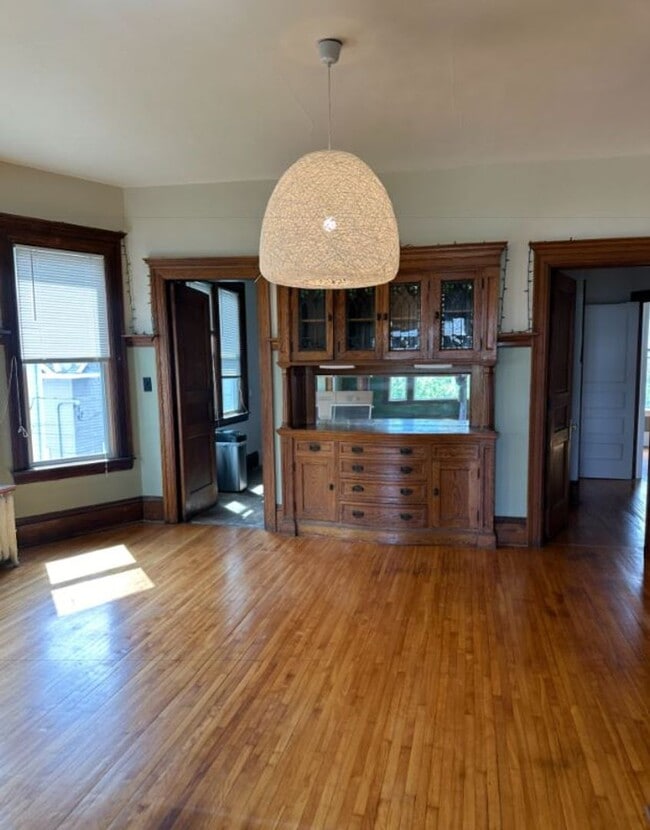 Foto del edificio - 2440-2442 Chicago Ave