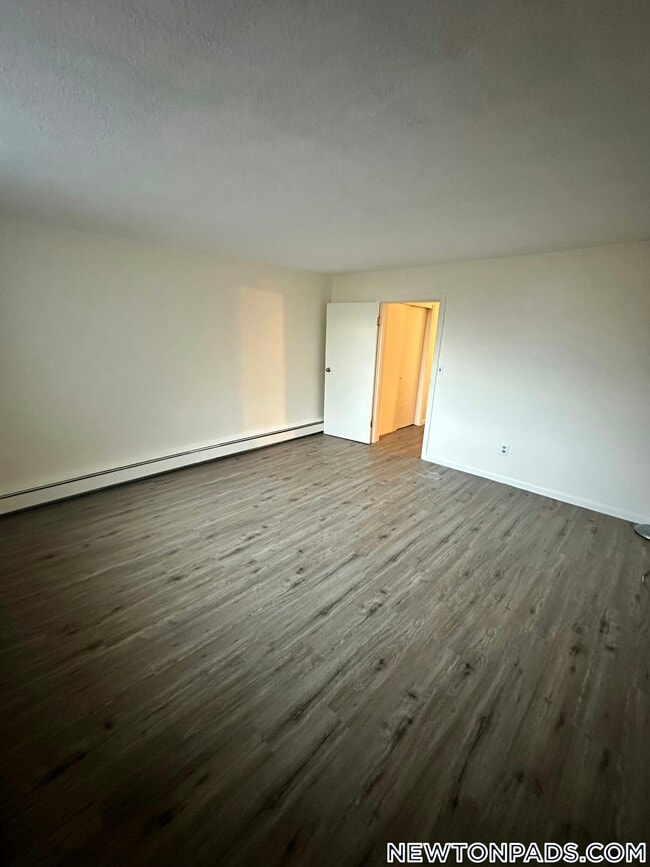 Building Photo - 33 Westgate Rd