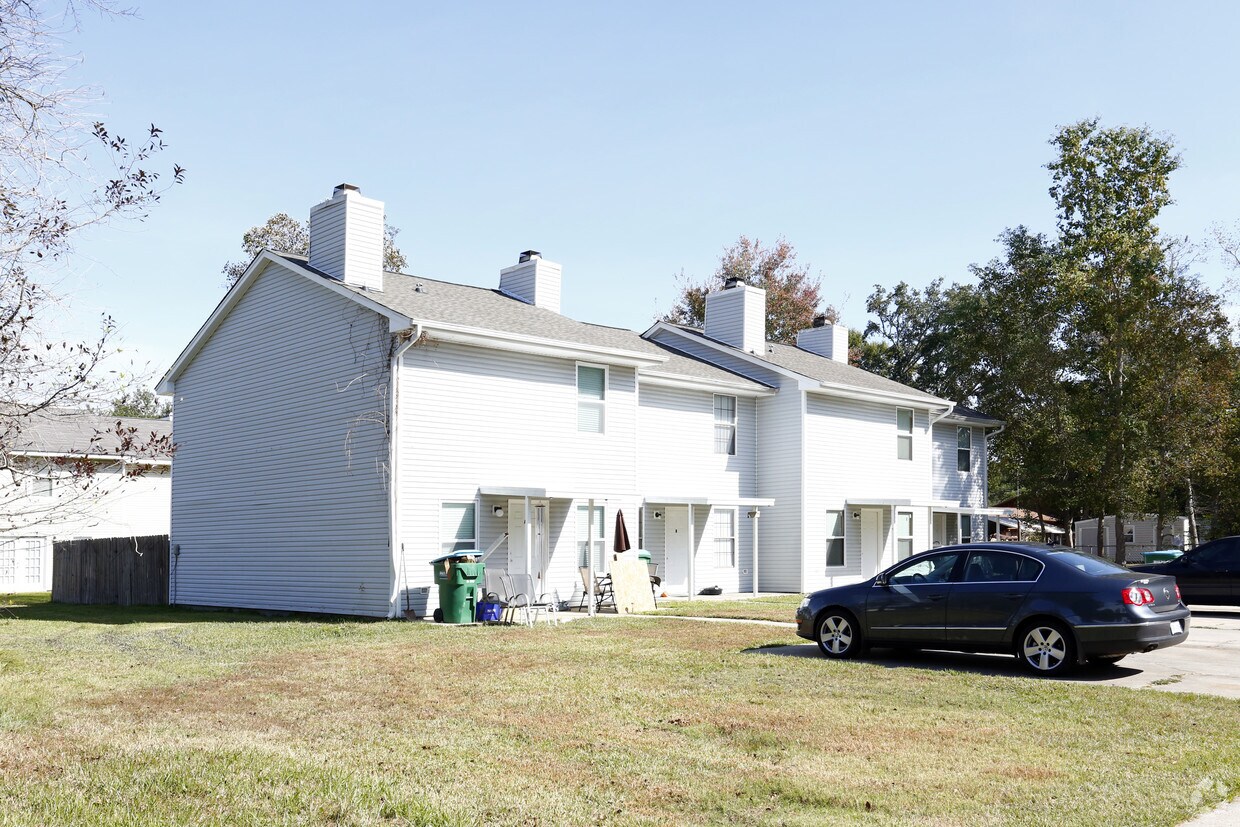 Primary Photo - 20111 Daugherty Rd