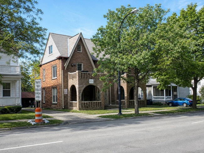 Building Photo - 414 Division