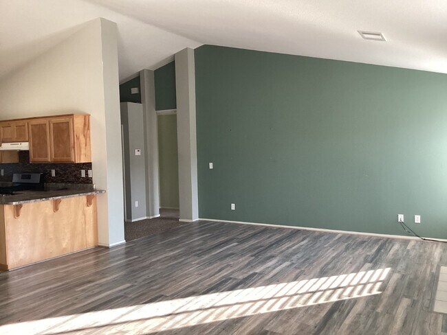 Foto del edificio - 739 Ashbury Ct