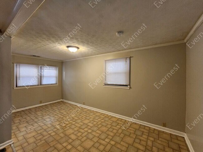 Building Photo - 668 Scott Cir