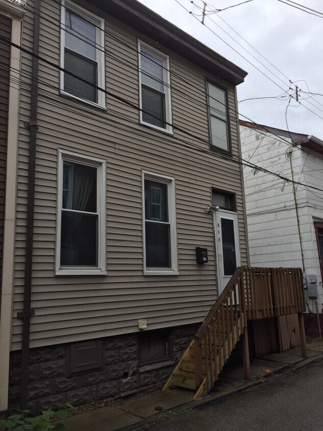 Primary Photo - 517 Bauerlein St