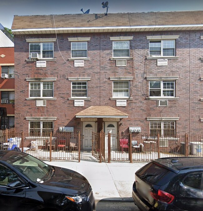 Building Photo - 855 Madison St