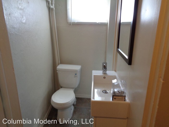 Building Photo - 2029 24th Ave S