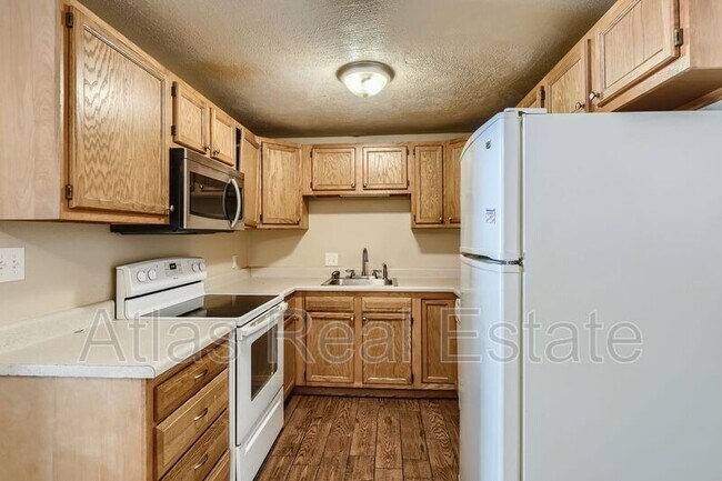 Building Photo - 1705 30th St